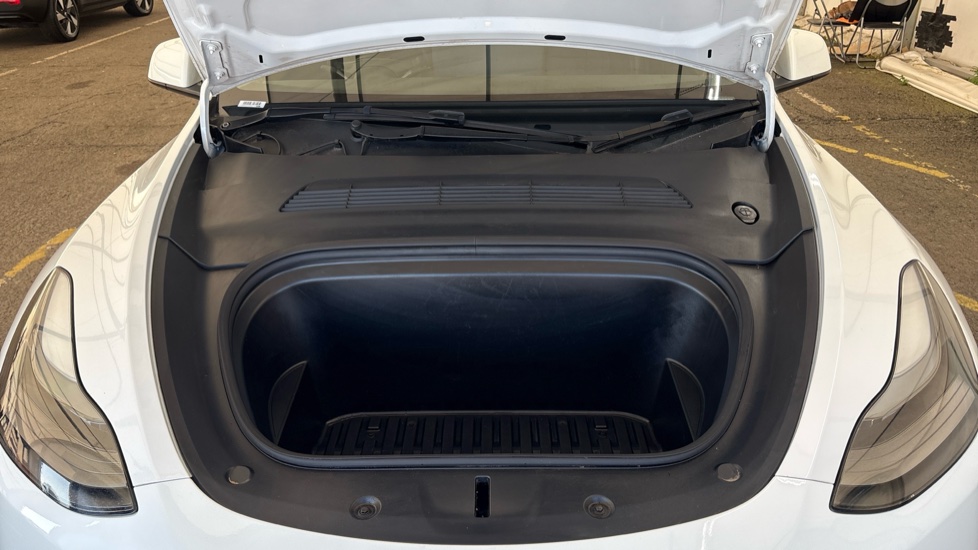 TESLA MODEL Y Image 16