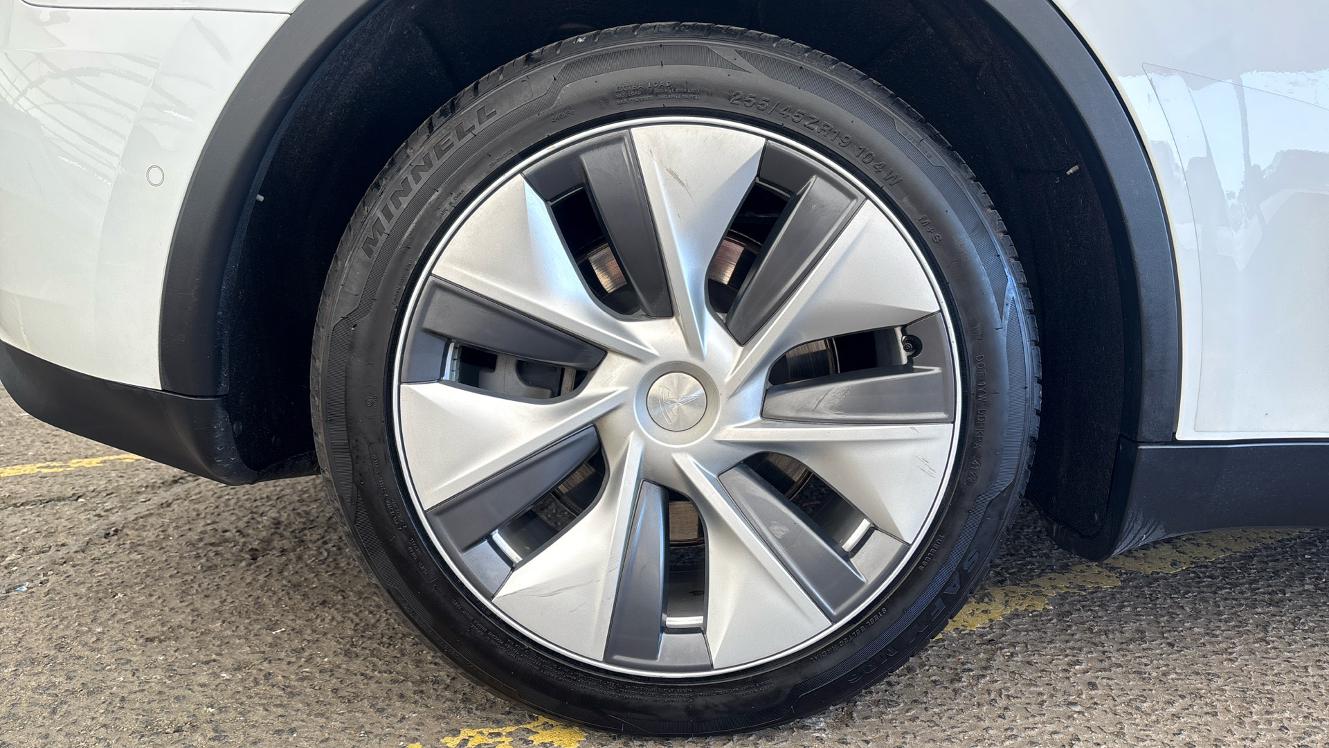 TESLA MODEL Y MODEL Y HATCHBACK Long Range AWD 5dr Auto