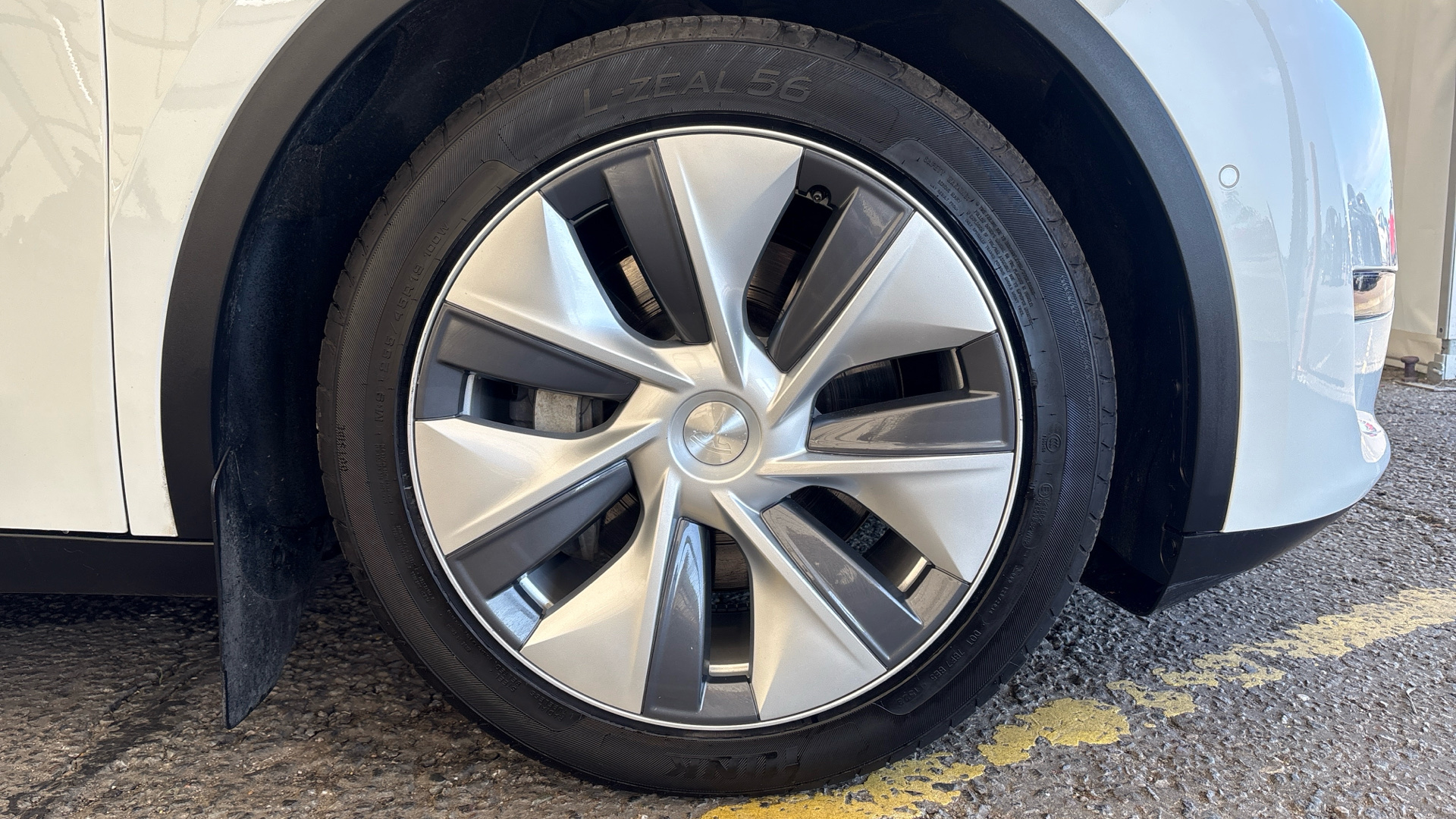 TESLA MODEL Y MODEL Y HATCHBACK Long Range AWD 5dr Auto