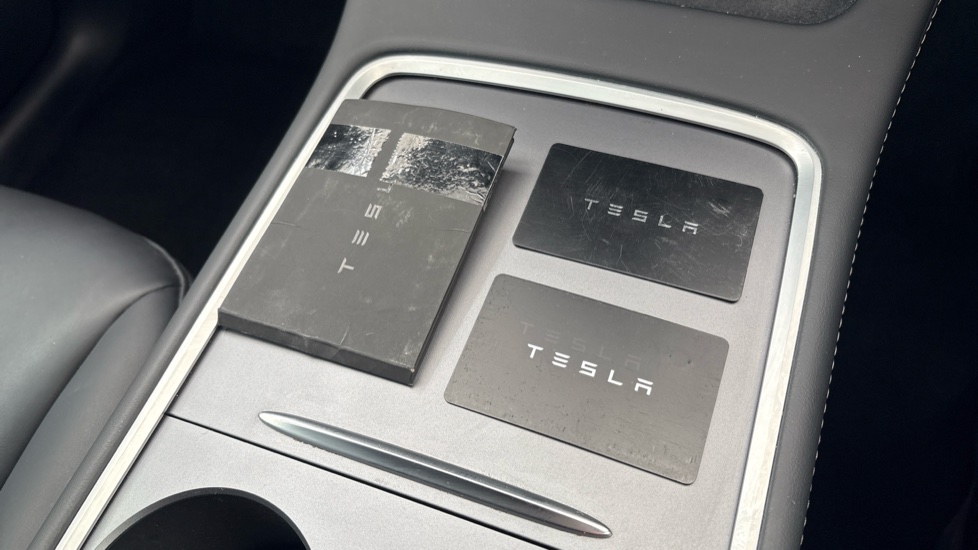 TESLA MODEL Y 2 keys available