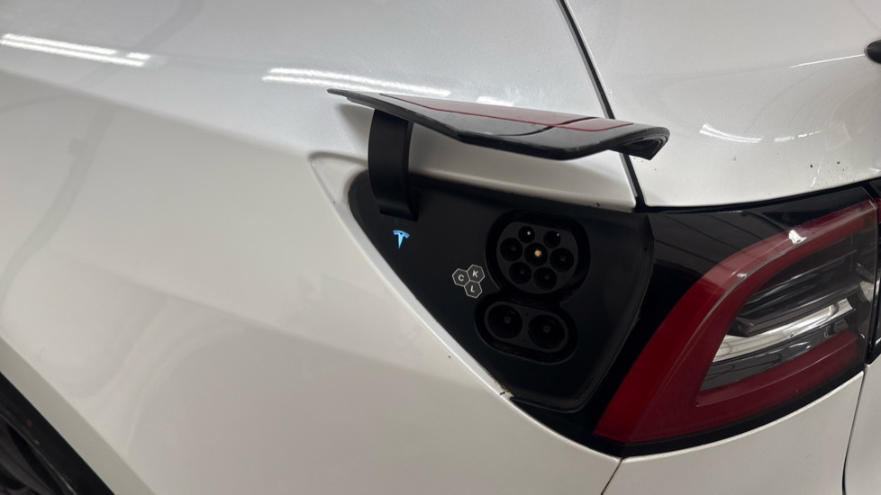 TESLA MODEL Y HATCHBACK Performance AWD 5dr Auto