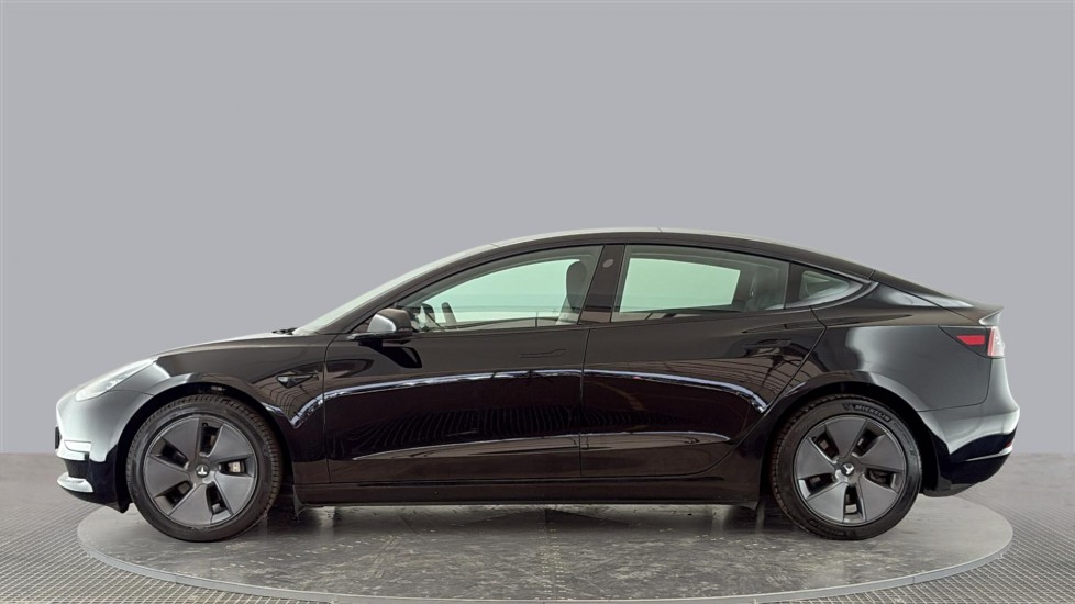 TESLA MODEL 3 Image 2