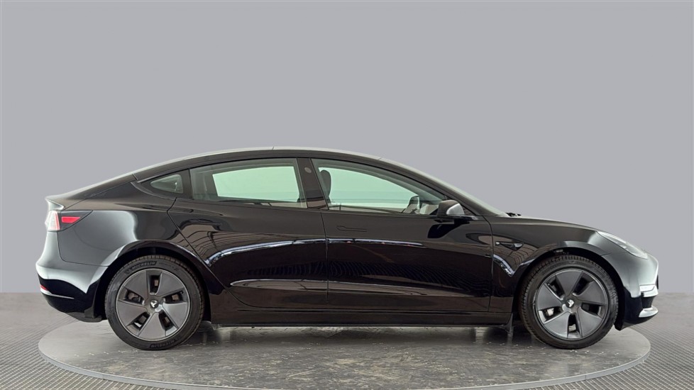 TESLA MODEL 3 Image 6
