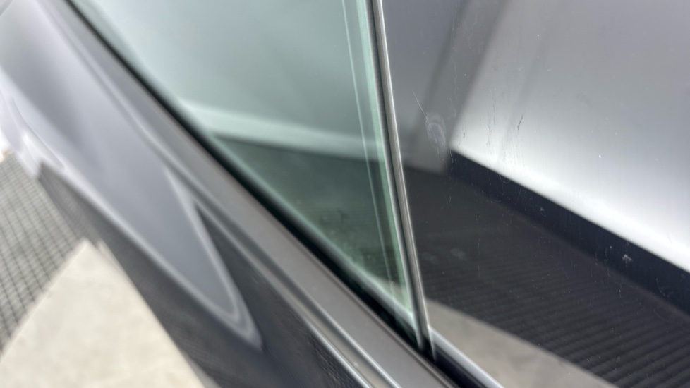 TESLA MODEL 3 scratches