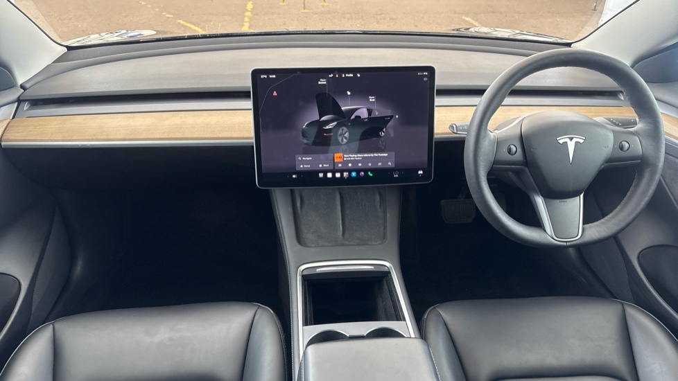 TESLA MODEL 3 Image 11