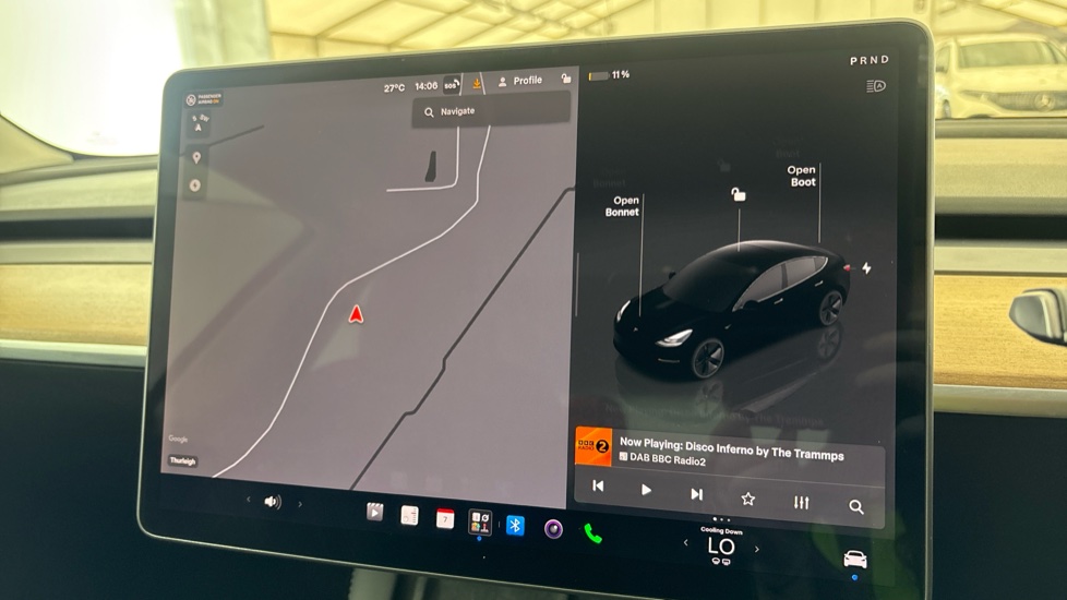 TESLA MODEL 3 Image 12