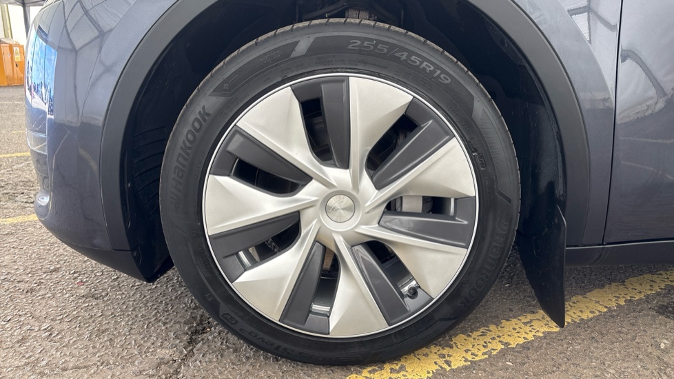 TESLA MODEL Y HATCHBACK Long Range AWD 5dr Auto