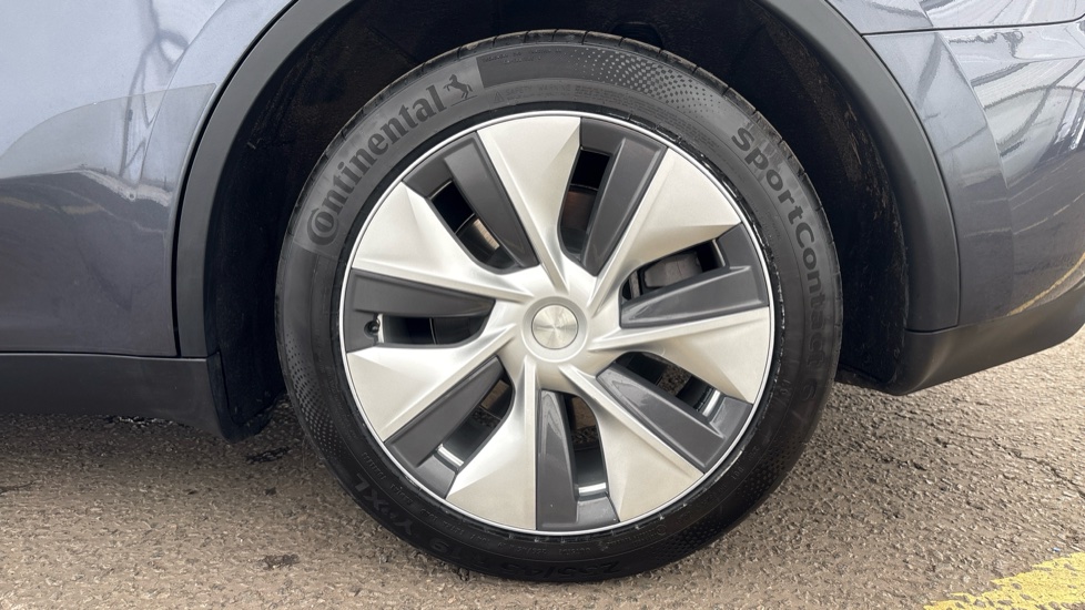 TESLA MODEL Y HATCHBACK Long Range AWD 5dr Auto