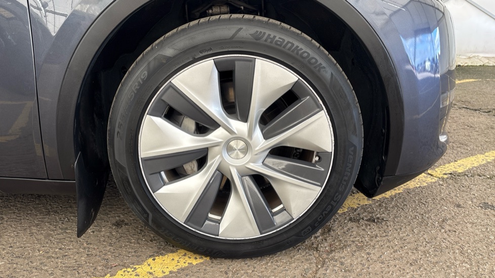 TESLA MODEL Y HATCHBACK Long Range AWD 5dr Auto