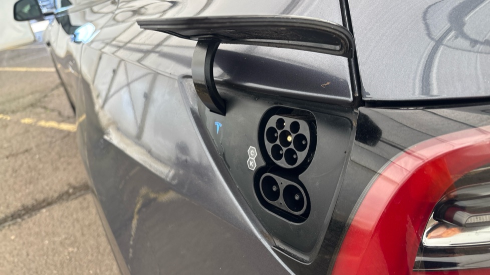 TESLA MODEL Y HATCHBACK Long Range AWD 5dr Auto