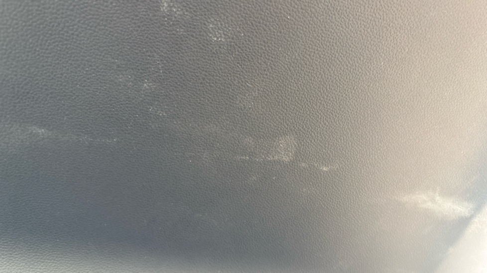 MG MG4 scuff