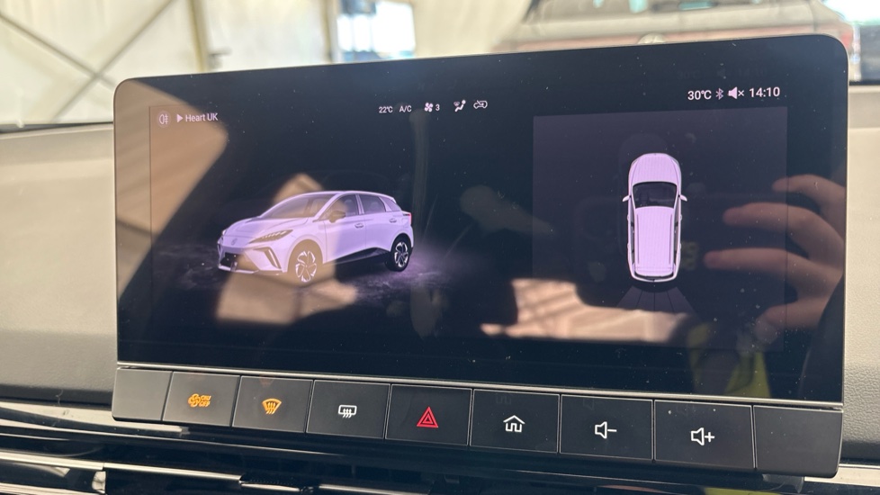 MG MG4 parking sensors