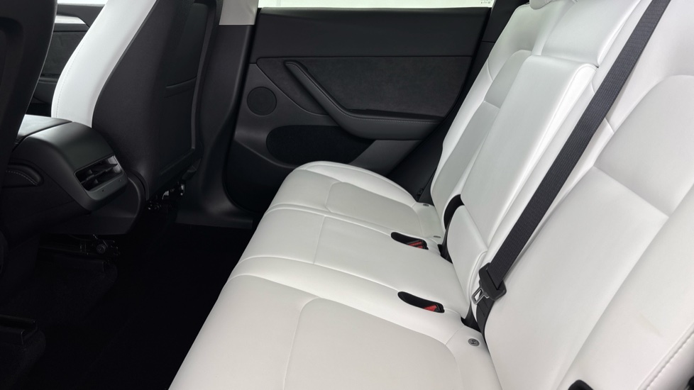 TESLA MODEL Y HATCHBACK Long Range AWD 5dr Auto