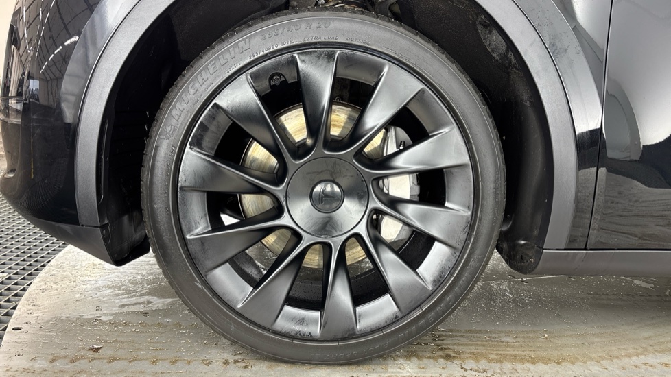 TESLA MODEL Y HATCHBACK Long Range AWD 5dr Auto