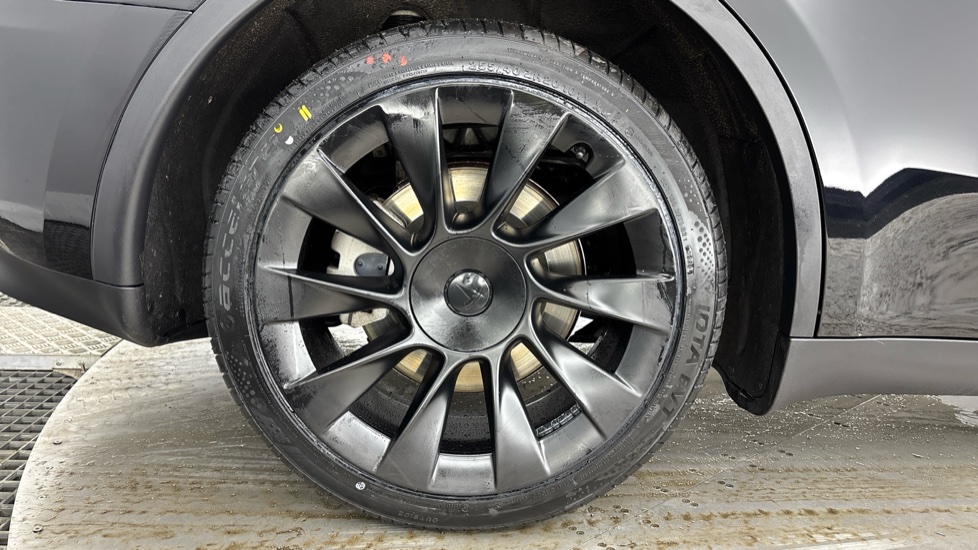 TESLA MODEL Y HATCHBACK Long Range AWD 5dr Auto