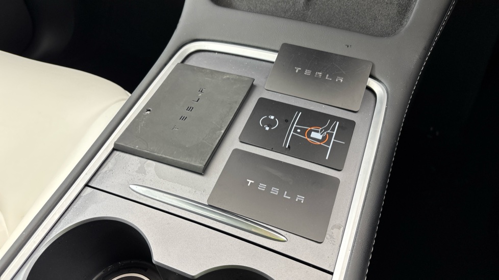 TESLA MODEL Y HATCHBACK Long Range AWD 5dr Auto