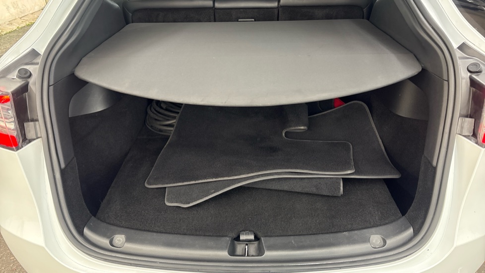 TESLA MODEL Y HATCHBACK RWD 5dr Auto