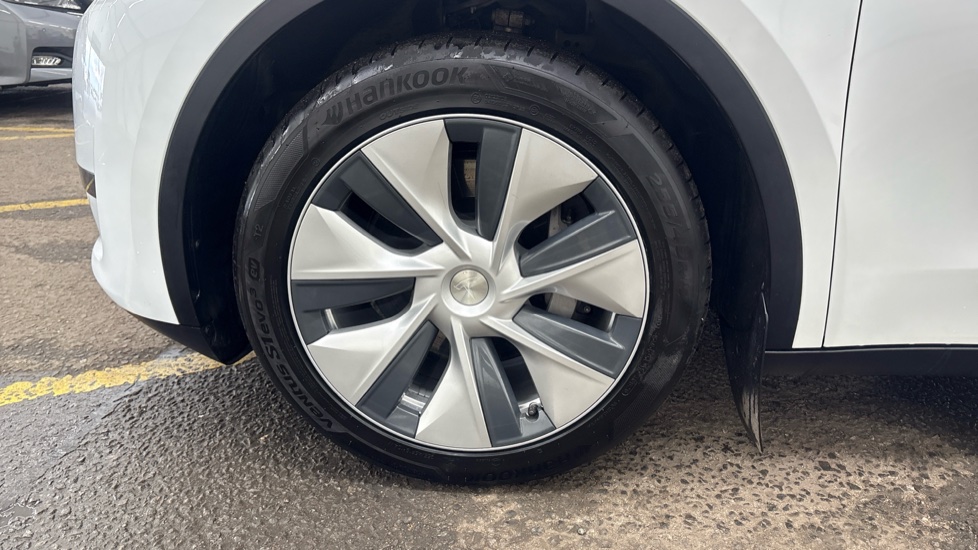 TESLA MODEL Y HATCHBACK RWD 5dr Auto