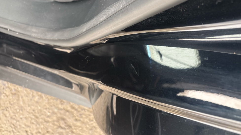 MG MG4 dent and scratches