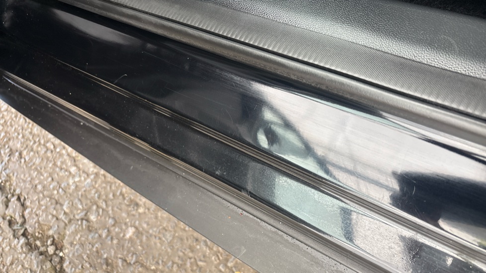 MG MG4 dents and scratches