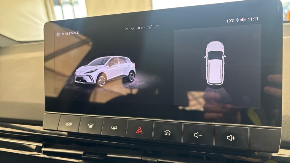 MG MG4 parking sensors