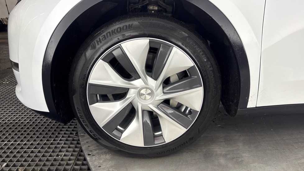 TESLA MODEL Y HATCHBACK Long Range AWD 5dr Auto