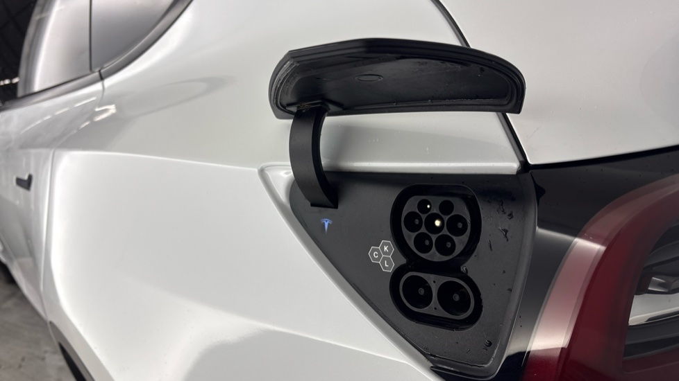 TESLA MODEL Y HATCHBACK Long Range AWD 5dr Auto