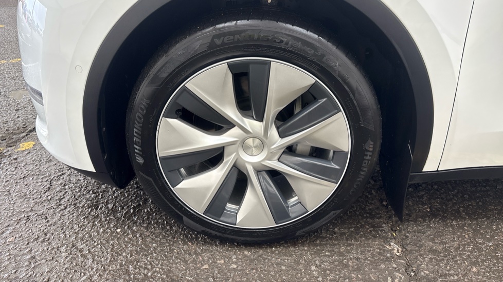 TESLA MODEL Y HATCHBACK Long Range AWD 5dr Auto