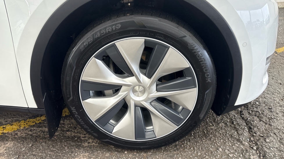 TESLA MODEL Y HATCHBACK Long Range AWD 5dr Auto