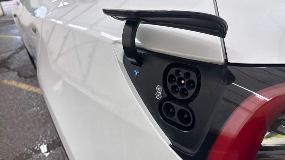 TESLA MODEL Y HATCHBACK Long Range AWD 5dr Auto