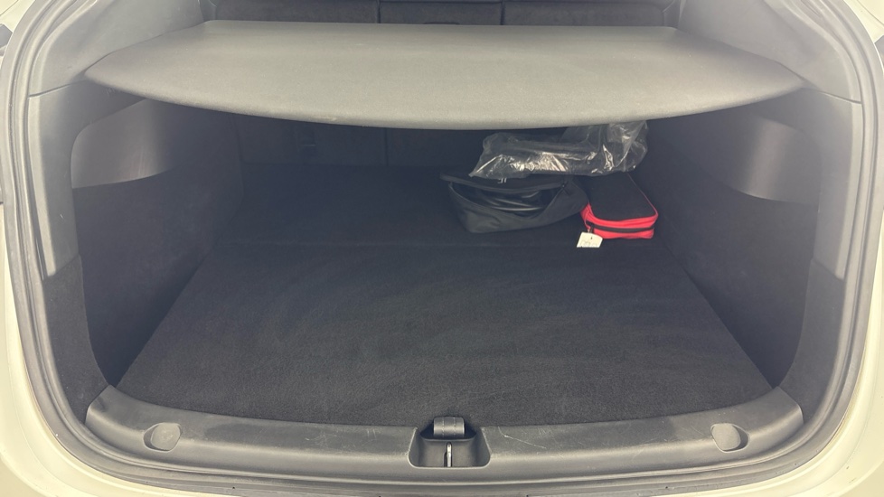 TESLA MODEL Y HATCHBACK Long Range AWD 5dr Auto