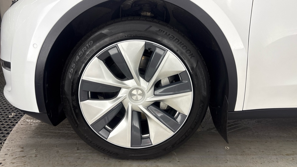 TESLA MODEL Y HATCHBACK Long Range AWD 5dr Auto