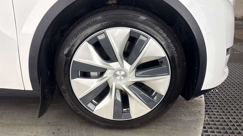 TESLA MODEL Y HATCHBACK Long Range AWD 5dr Auto