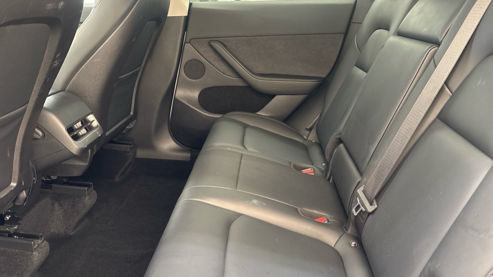 TESLA MODEL Y HATCHBACK Long Range AWD 5dr Auto