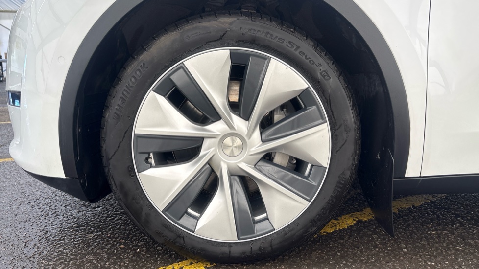 TESLA MODEL Y HATCHBACK Long Range AWD 5dr Auto