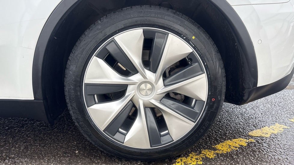 TESLA MODEL Y HATCHBACK Long Range AWD 5dr Auto