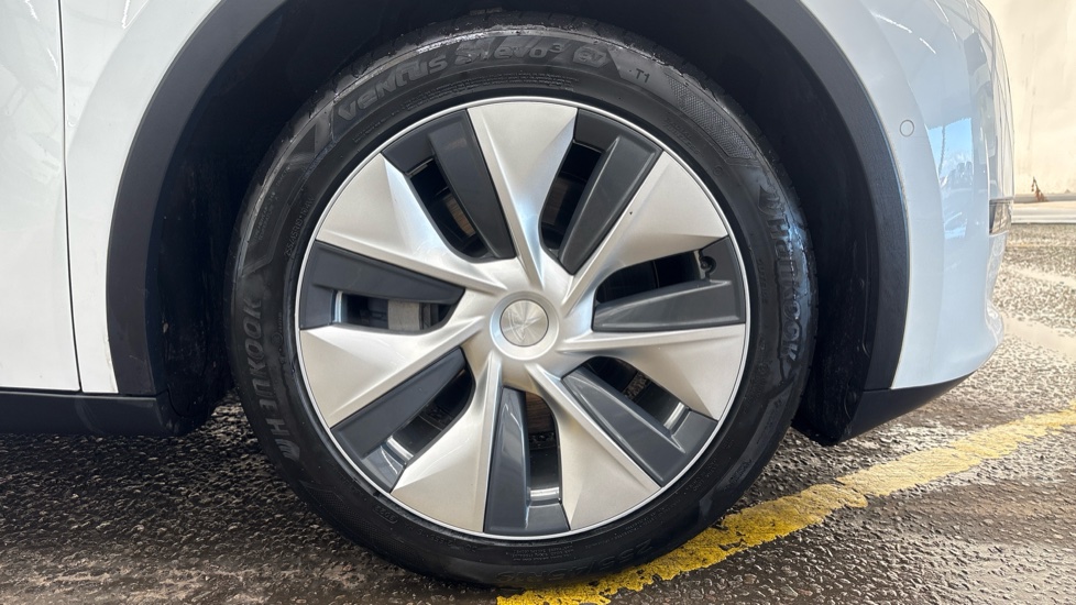 TESLA MODEL Y HATCHBACK Long Range AWD 5dr Auto
