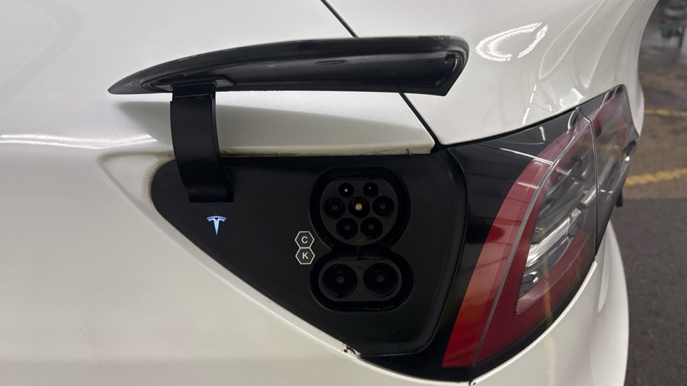 TESLA MODEL Y HATCHBACK Long Range AWD 5dr Auto