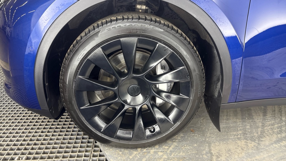 TESLA MODEL Y HATCHBACK Long Range AWD 5dr Auto