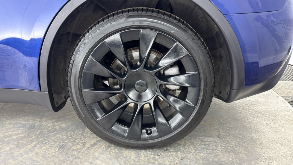TESLA MODEL Y HATCHBACK Long Range AWD 5dr Auto