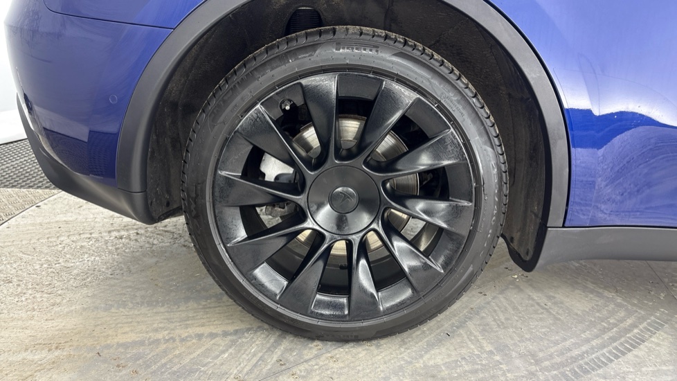 TESLA MODEL Y HATCHBACK Long Range AWD 5dr Auto