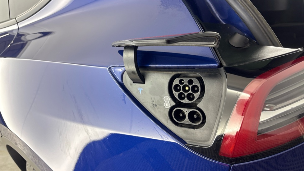 TESLA MODEL Y HATCHBACK Long Range AWD 5dr Auto