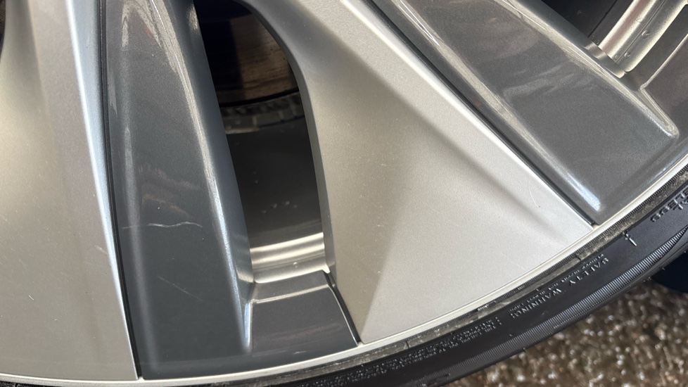 TESLA MODEL Y HATCHBACK RWD 5dr Auto