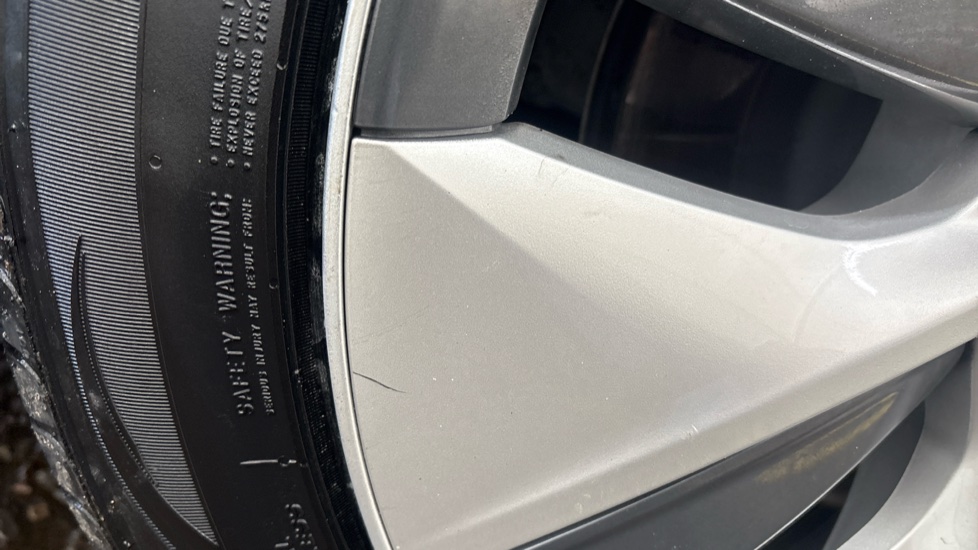 TESLA MODEL Y HATCHBACK RWD 5dr Auto