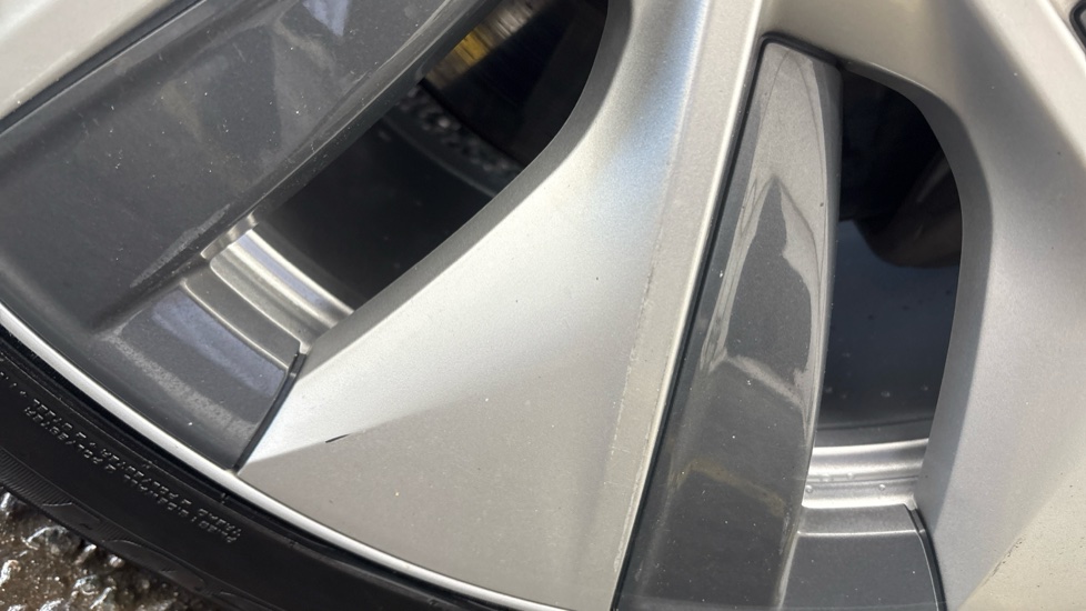 TESLA MODEL Y HATCHBACK RWD 5dr Auto