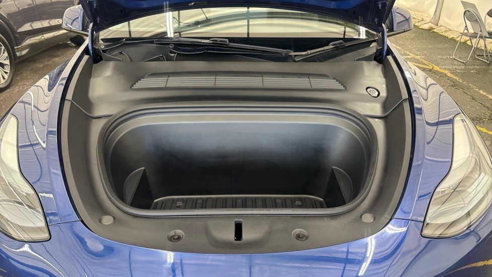TESLA MODEL Y HATCHBACK RWD 5dr Auto