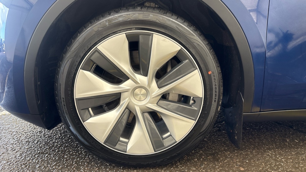 TESLA MODEL Y HATCHBACK RWD 5dr Auto