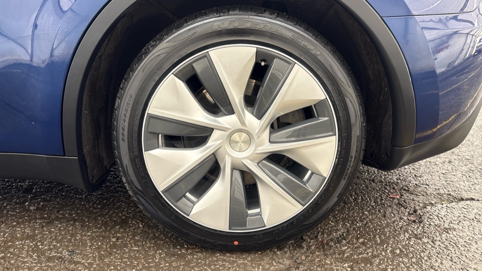 TESLA MODEL Y HATCHBACK RWD 5dr Auto