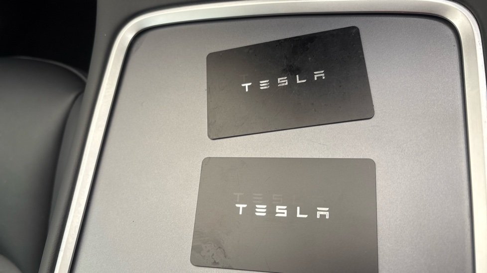 TESLA MODEL Y HATCHBACK RWD 5dr Auto