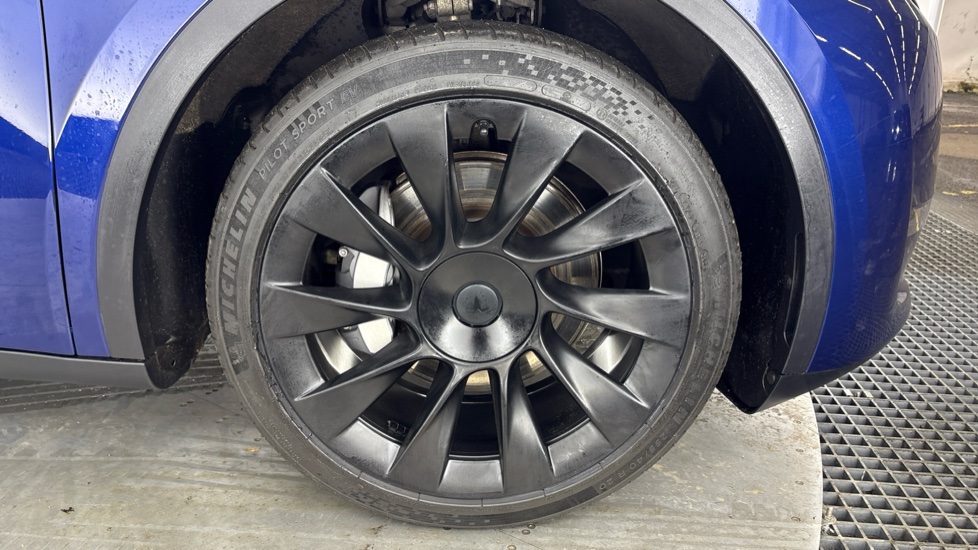 TESLA MODEL Y HATCHBACK Long Range AWD 5dr Auto